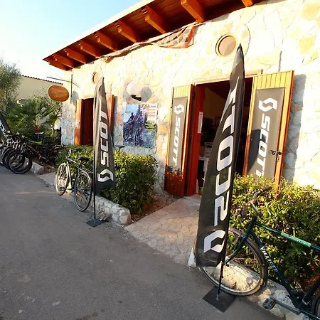 Villaggio Club Degli Ulivi Kompleks wypoczynkowy 4*
